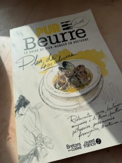 Nous sommes encore une fois très fiers de faire parti de la grande famille du @purbeurre.leguide ! 

Très fier de celles et ceux qui le compose !
Big Up aux copains 
@lamirlitantouille 
@origines_rennes 
@kombu.nantes @bistrothelma 
@delicatessenbakery @pickles_restaurant @lululebistrotnantes @lemirza.nantes @restaurant_les_chants_davril @bao_groix @antonycointre 
Et celles et ceux qu’on oubli !

Un grand merci à @oliviermarie.journaliste  et toutes ses équipes pour faire vivre ce projet !
Bravo pour votre passion, bravo au plus beau guide de Bretagne !! 

On fume tout, du bon, du maison !