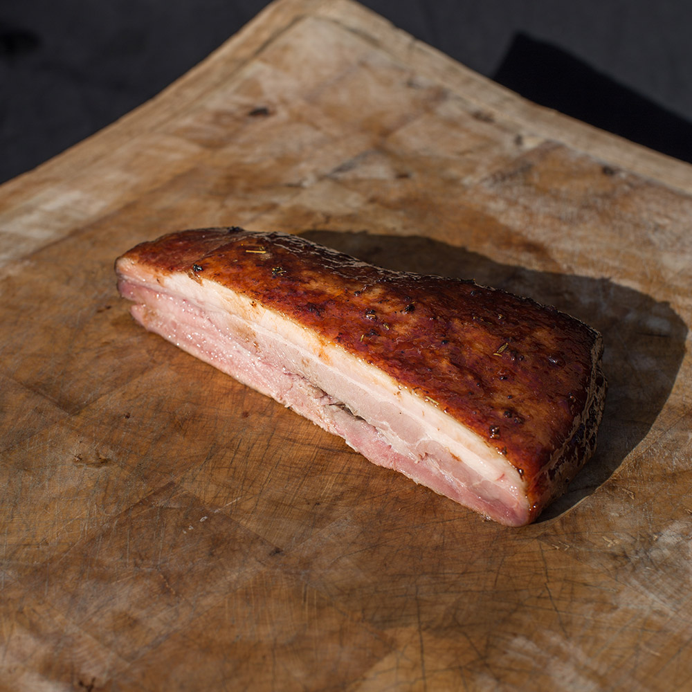 Poitrine de porc fumée puis grillée au brasero